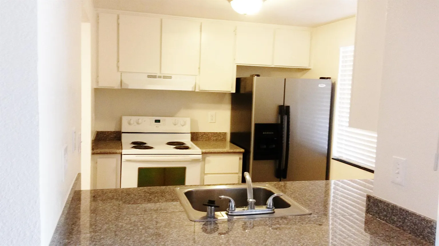1701 Mahogany Way APT 39 photo 1