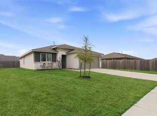 610 Lost Creek Dr, Baytown, TX 77523