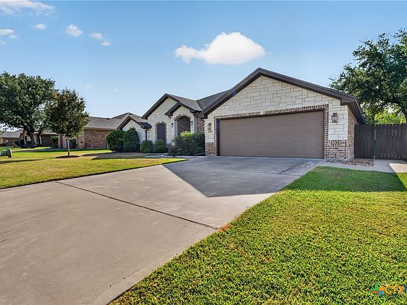 3rd image of 2936 Presidio Cir