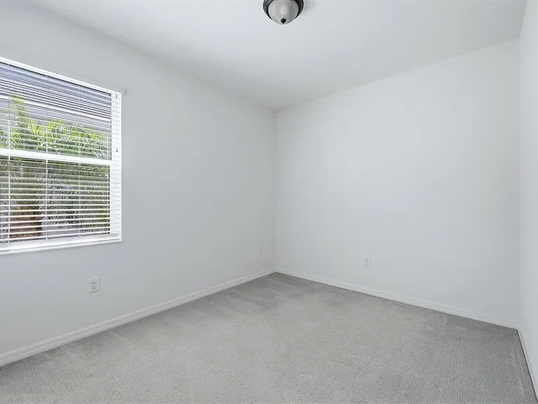 8113 Sternway Rd — Photo 20