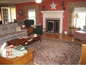 3rd image of 136 Clarksdale Cir