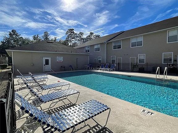 3rd image of 3901 SW 20th Ave APT 503