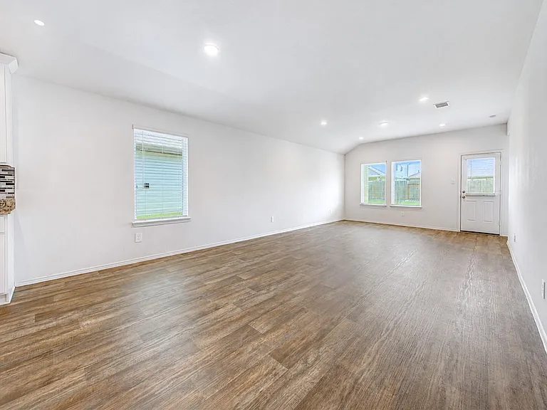 4306 Zeke Estates Ln — Photo 13