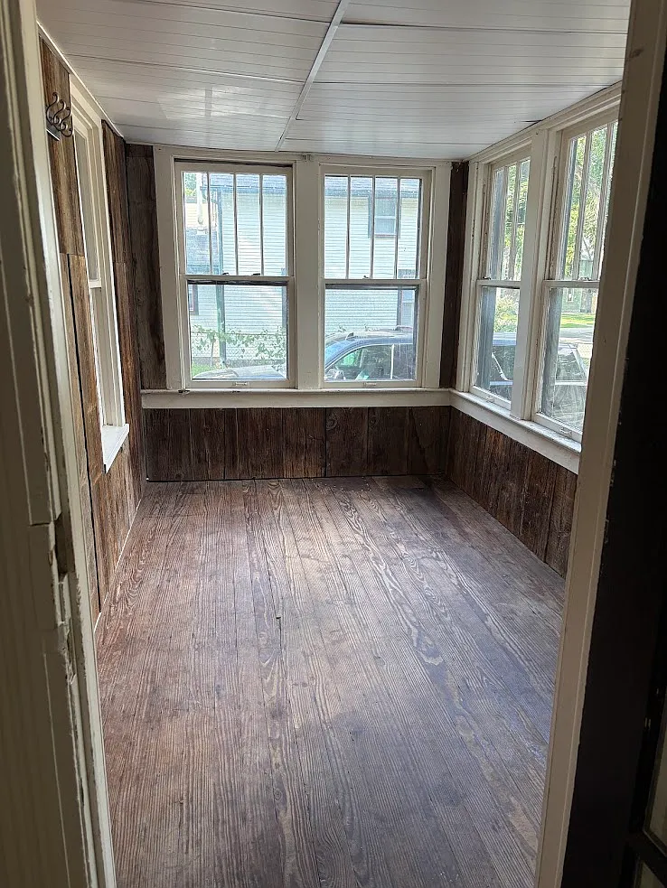 4 bed, 1116 sqft, $1,900 — Photo 4