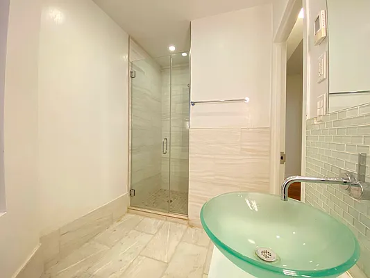 Rented by Portman Realty Corp | media 52