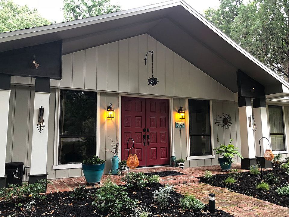1st image of 237 NW Harris Lake Dr