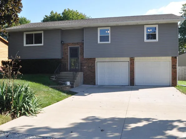 15 Circle O St, Colona, IL 61241