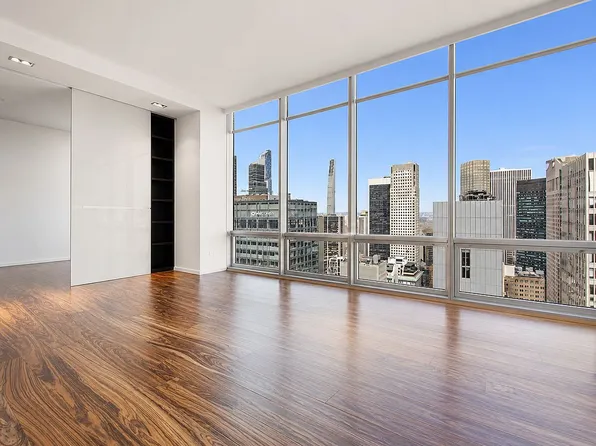 641 5th Ave #38B, New York, NY 10022