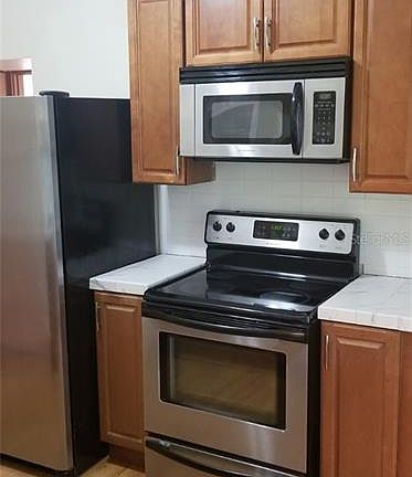 4th image of 1006 E Columbus Dr