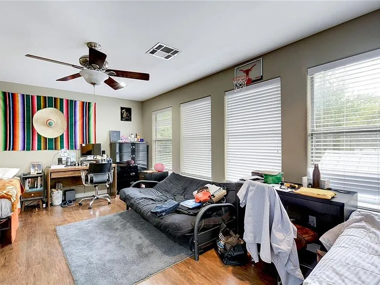 4500 Avenue C #B — Photo 10