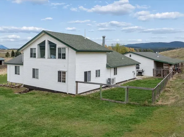 130 Hilltop Dr, Eureka, MT 59917