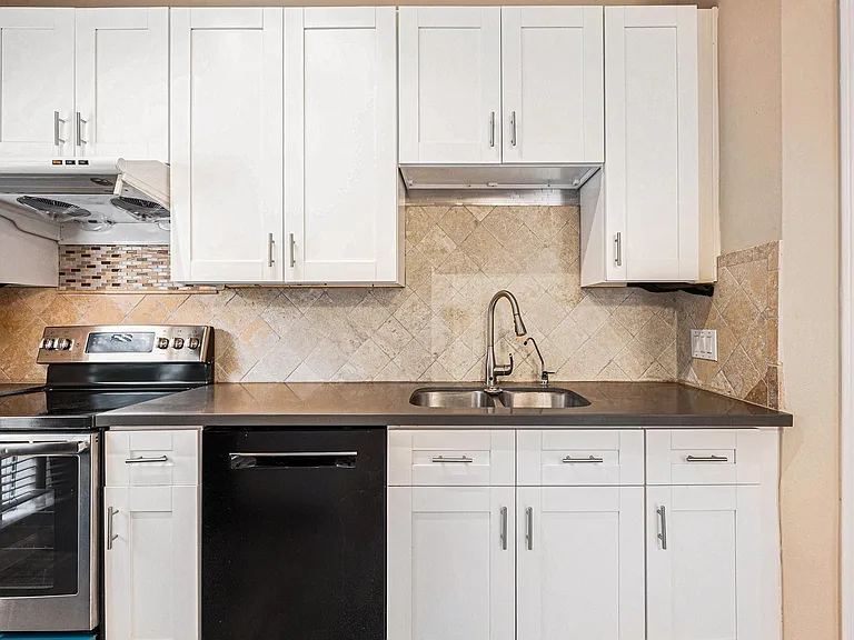 2710 Grants Lake Blvd #E3 — Photo 9