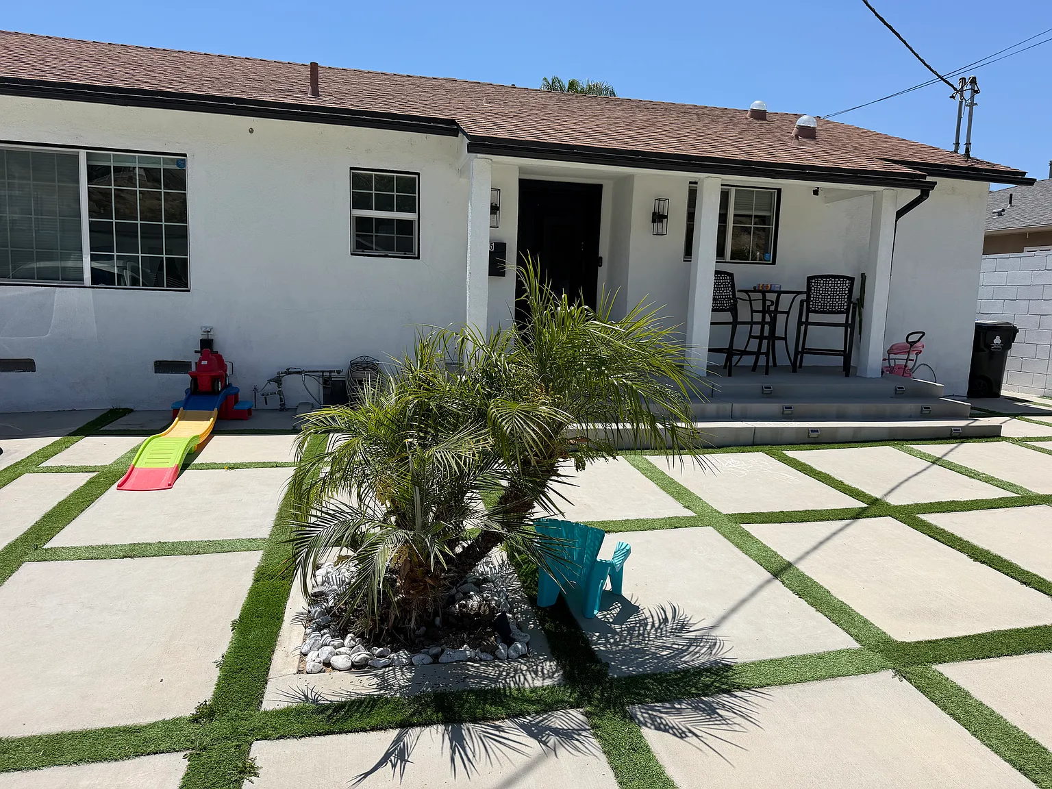 4 bed, 1892 sqft, $5,200 — Photo 1