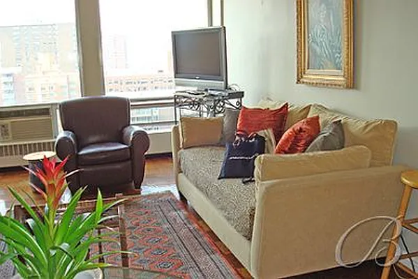 Rented by Bellmarc Realty | media 37