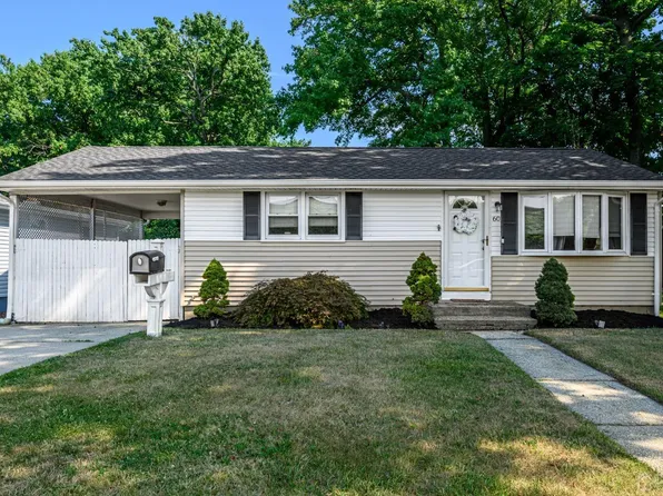 60 Ocean Blvd, Keyport, NJ 07735