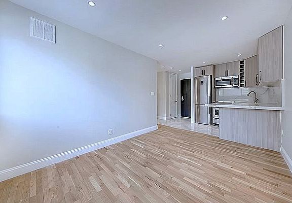 2nd image of 312 E 30th St APT 9C