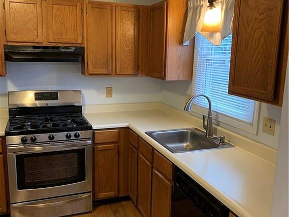 5th image of 805 Woodhaven Ct