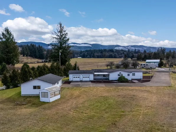 9776 S Prairie Rd, Tillamook, OR 97141