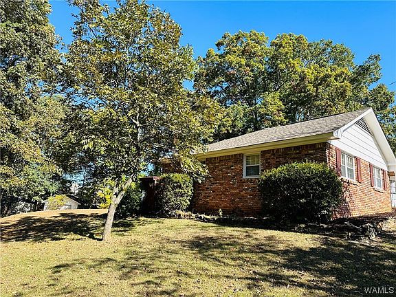 3rd image of 4906 10th Ave E