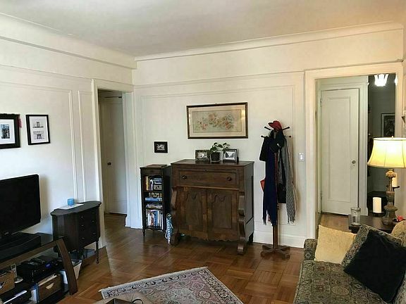 3rd image of 225 W 71st St APT 93