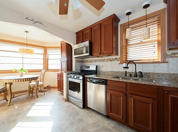 4th image of 3007 N Oak Park Ave