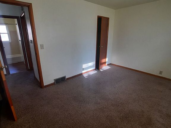5th image of 725 S 2nd St