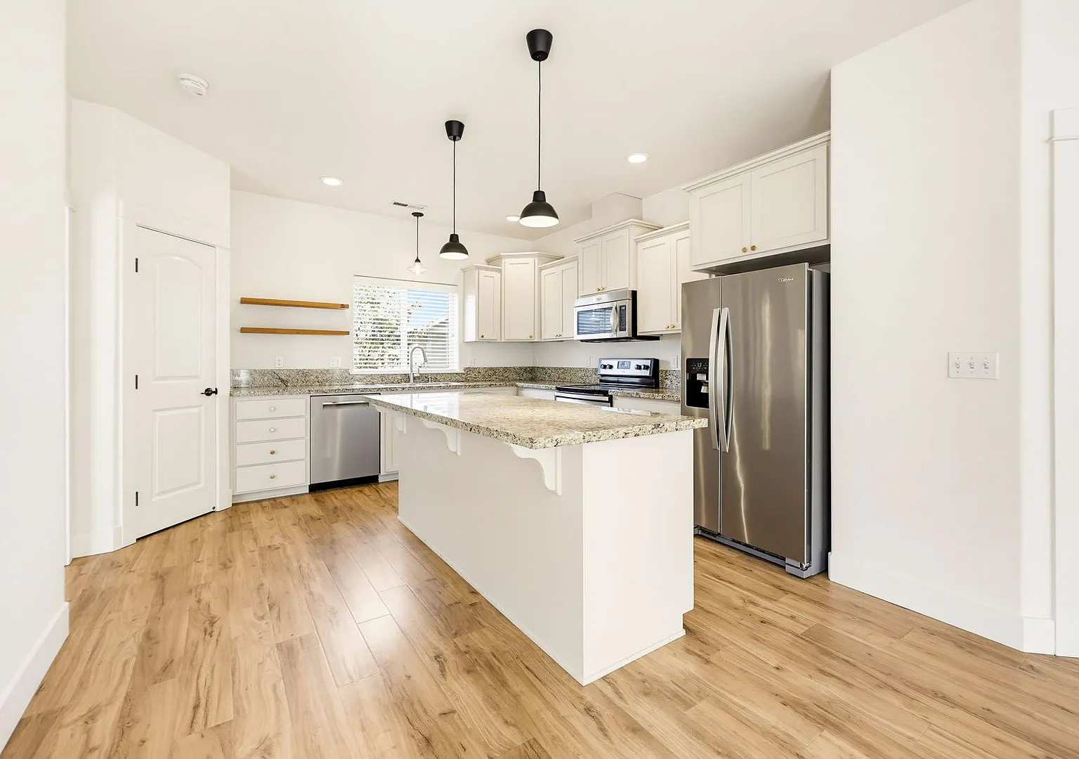 Newer 3 Bedroom 2 Bathroom Home in a Nice Neighborhood — Photo 3