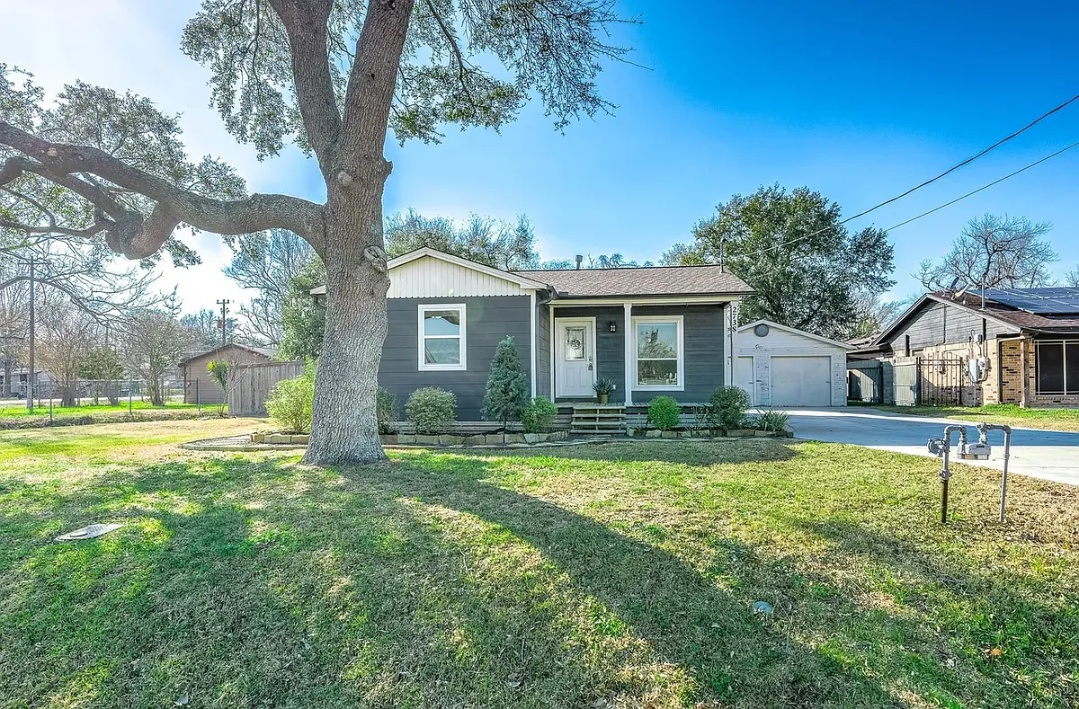 Building Photo - 2738 Lilac St