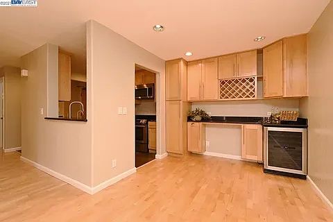 2nd image of 39843 Cedar Blvd Unit 123