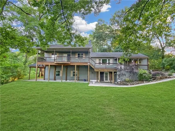 20 S Scotland Ln, New Castle, PA 16101
