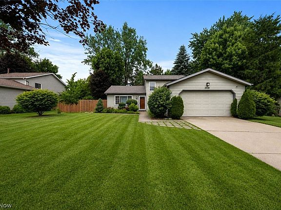 3rd image of 9539 Glencairn Ln
