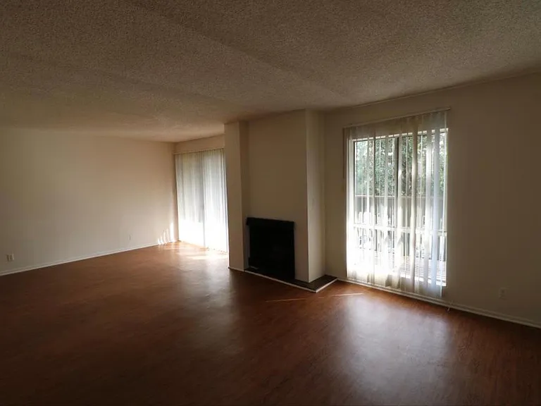 726 E Workman St — Photo 9