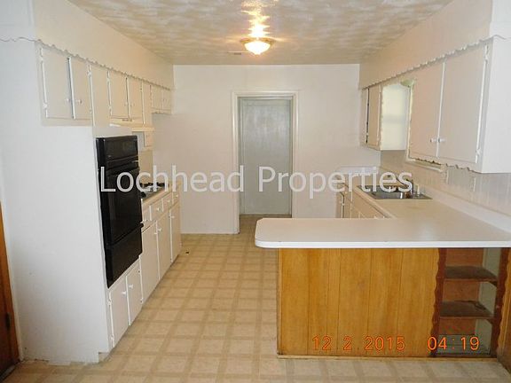 3rd image of 6827 Dart Ave