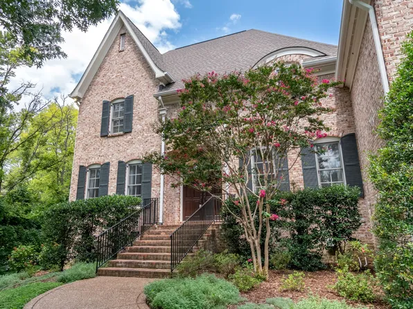 1330 Burton Valley Rd, Nashville, TN 37215