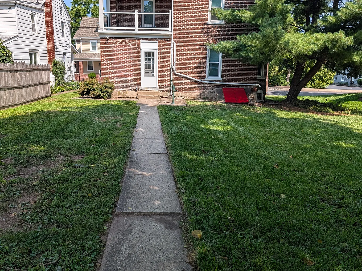 3 bed, 1.5 bath, 2107 sqft, $2,750 — Photo 2