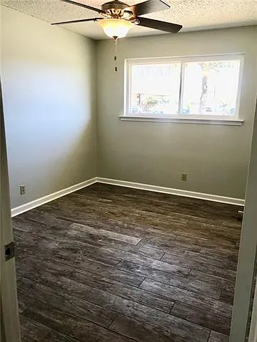 4400 Ithaca St — Photo 11