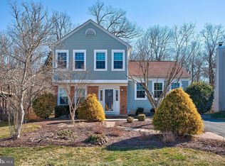 13 Worthington Ct, Sterling, VA 20165
