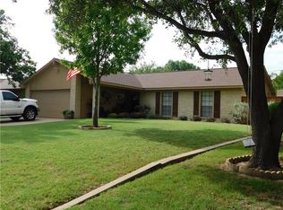 1821 Briar Run, Benbrook, TX 76126