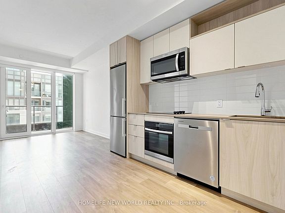 4th image of 135 Lower Sherbourne St #1839