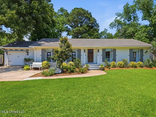 407 E College St, Clinton, MS 39056
