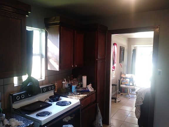 5th image of 5613 Como Dr