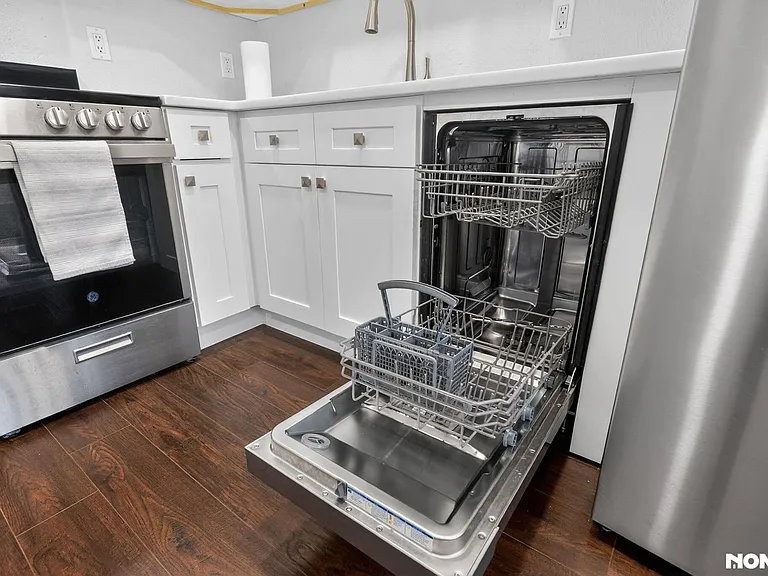 9 Vreeland Ave #3E — Photo 9