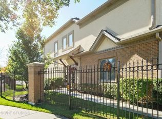 1015 W Sutton Ct, Palatine, IL 60067