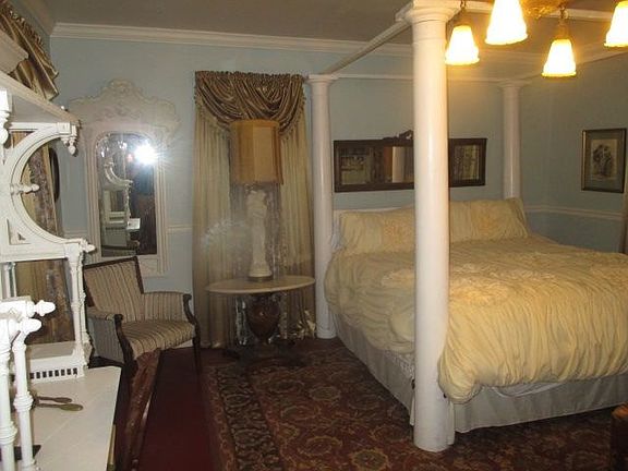 M Bed