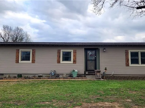 702 W Oak St, Weir, KS 66781