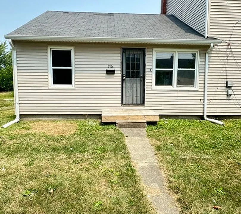 916 N Central Dr