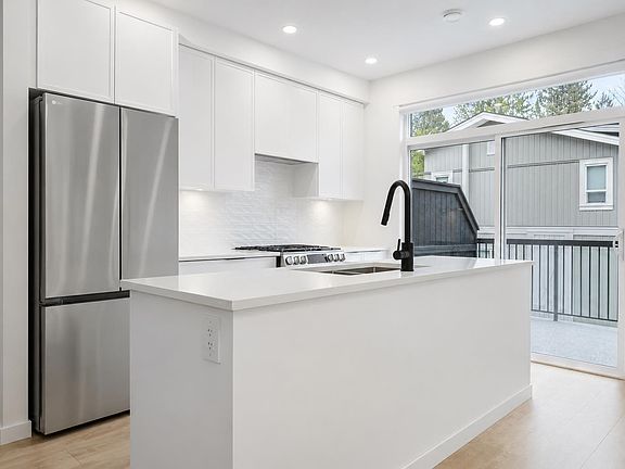 3rd image of 24951 112th Ave #149