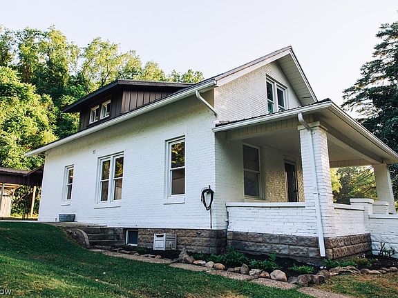 2nd image of 1965 Hall Dr