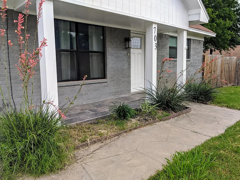703 Rosedale Dr — Photo 13