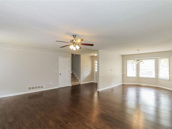 5th image of 321 Bethel Dr